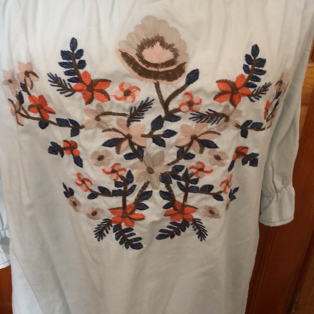 NWT! Off the shoulder light denim dress - Picture 6 of 8